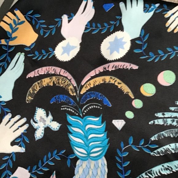 Multicoloured satin scarf Motif: hands, stars, moon, sun, planets, pineapples - Picture 7 of 8